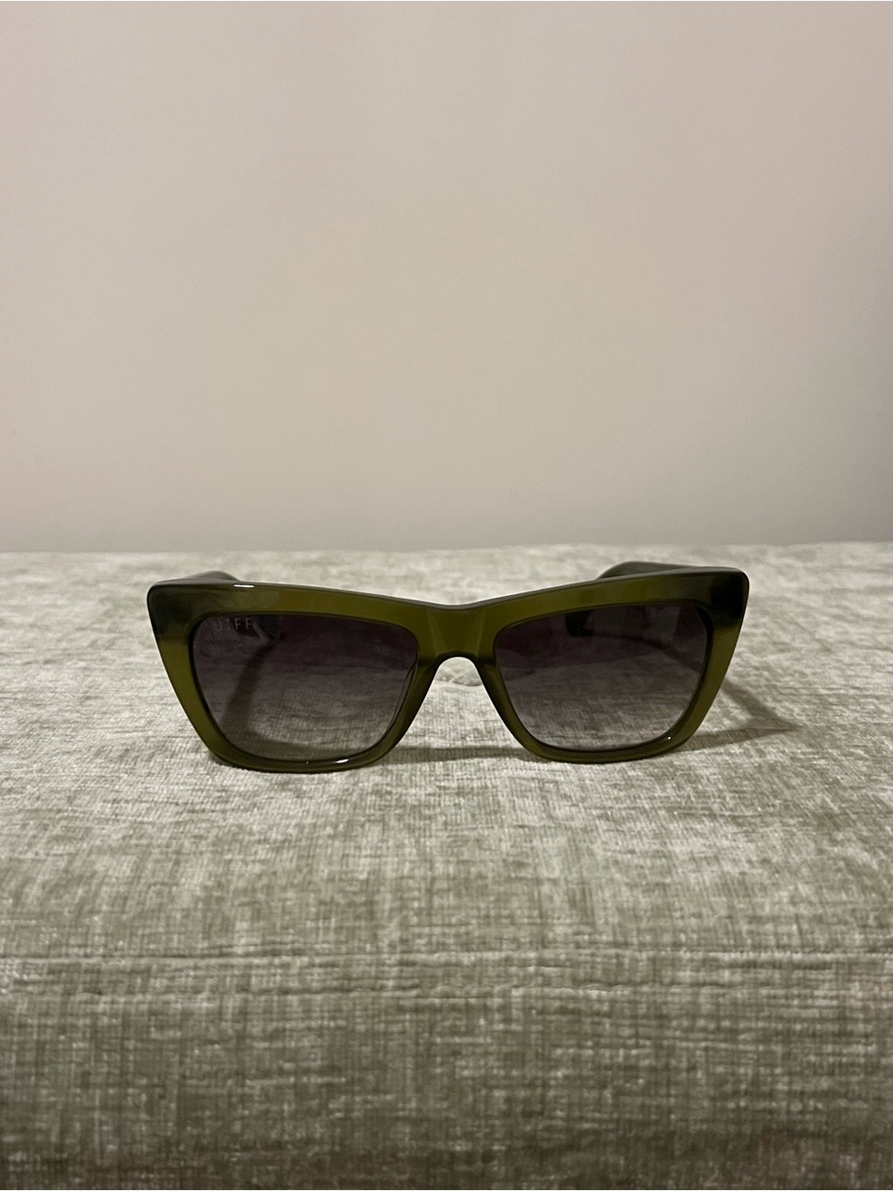 Diff Eyewear Olive Green Cat-Eye Sunglasses